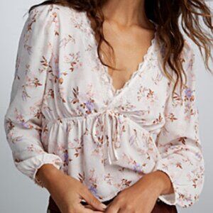 NWOT Large White Long Sleeve Plunge V-Neck Floral Peplum Blouse